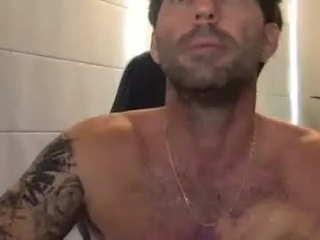 Chaturbate Live Sex Cam of traviskenn