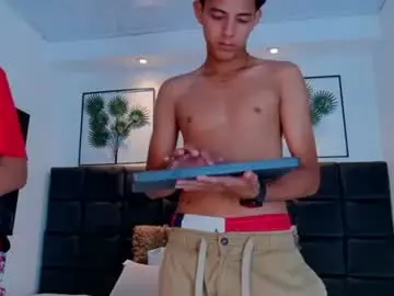 Chaturbate Live Sex Cam of fuckingsoulmates1