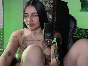 Chaturbate Live Sex of val_bardot1