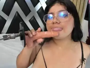 Chaturbate Live Sex Cam of kendal_voos