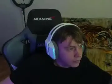 Chaturbate Live Sex Cam of aron_neall