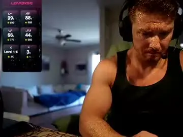 Chaturbate Live Sex Cam of bigmcr1
