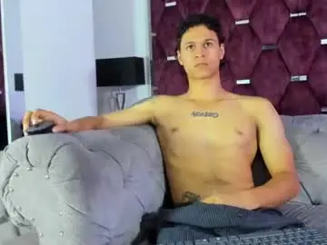 Chaturbate Free Live Porn of tonybenedetti
