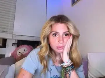 Chaturbate Watch Live Sex Cams of lolaa555
