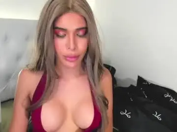 Chaturbate Live Sex Cam of prettylittlewifeyy
