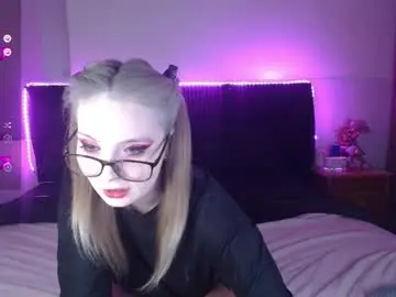 Chaturbate Live Sex Cam of shysweetrish