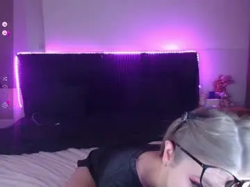 Chaturbate Watch Live Sex Cams of shysweetrish