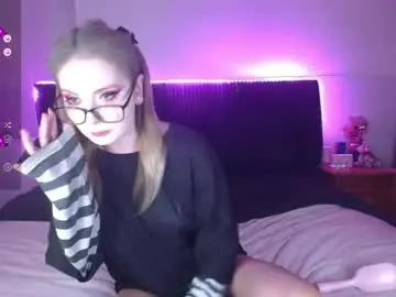 Chaturbate Watch Live Sex Cams of shysweetrish