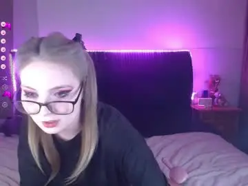 Chaturbate Watch Live Sex Cams of shysweetrish