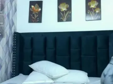 Chaturbate Live Sex of petitelittleebony