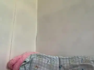 Chaturbate Live Sex Cam of holly_wyn