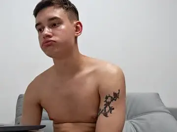 Chaturbate Live Sex Cam of james_ice_