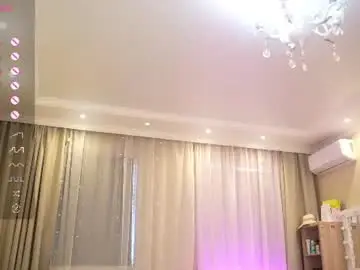 Chaturbate Live Sex Cam of queenelia