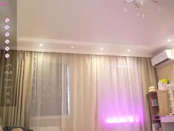 Chaturbate Live Sex Cam of queenelia
