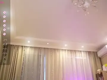 Chaturbate Live Sex Cam of queenelia