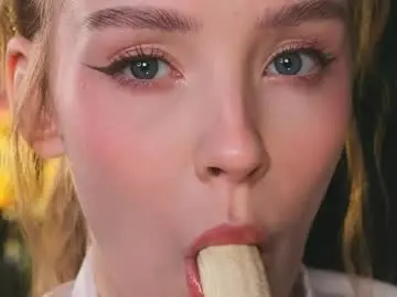Chaturbate Live Sex Cam of lissa_meooow