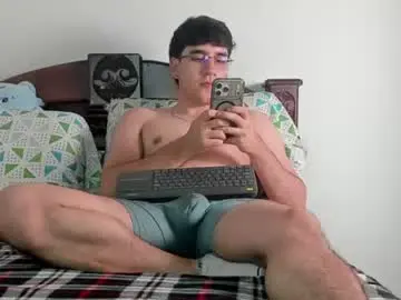 Chaturbate Adult Webcams of leo_jones389
