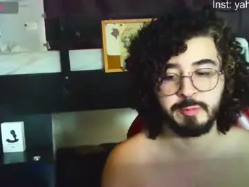 Chaturbate Free Live Porn of artorias_4