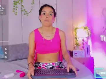 Chaturbate Watch Live Sex Cams of mia_rousse25