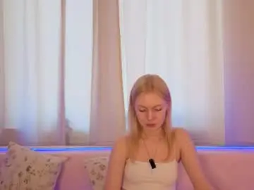 Chaturbate Live Sex Cam of ettiehildred