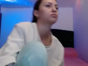 Chaturbate Live Sex Cam of holy_juli2