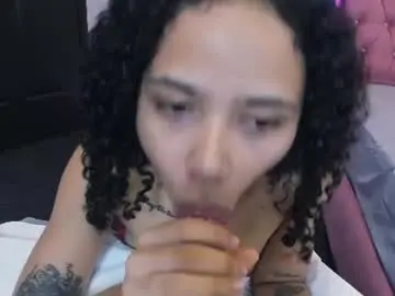 Chaturbate Live Sex Cam of mazeekiin