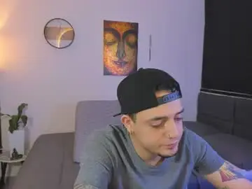 Chaturbate Live Sex Cam of kendel_dimitri