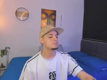 Chaturbate Live Sex Cam of kendel_dimitri