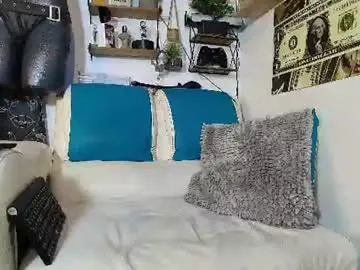 Chaturbate Live Sex Cam of leenar_key