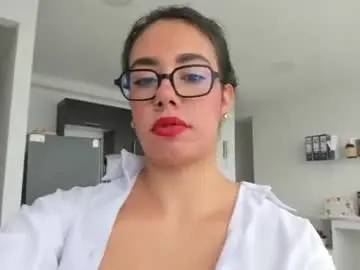 Chaturbate Live Sex Cam of paulina_dossantos