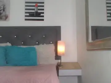 Chaturbate Live Sex Cam of veronica_santanaa