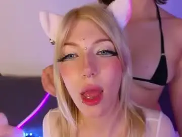 Chaturbate Live Sex Cam of nikkisilk