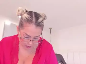 Chaturbate Live Sex Cam of dolly_walker