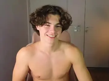 Chaturbate Live Sex Cam of whiteskyy_