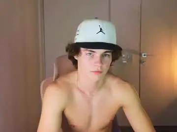 Chaturbate Free Porn Cam of whiteskyy_