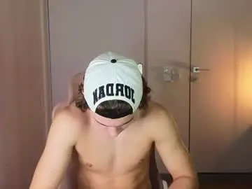 Chaturbate Sex Cam of whiteskyy_