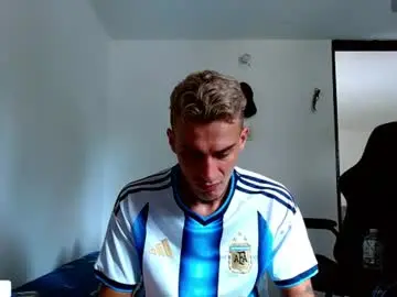 Chaturbate Best live sex cam show of bray_hotboy