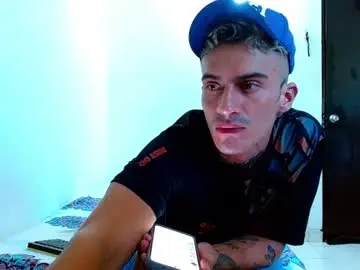 Chaturbate Live Porn of bray_hotboy