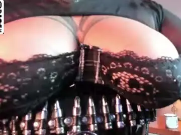 Chaturbate Live Sex Cam of raven_paradise_