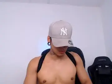 Chaturbate Live Sex Cam of saenz_hotx