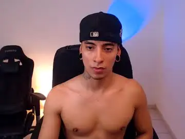 Chaturbate Live Sex Cam of saenz_hotx