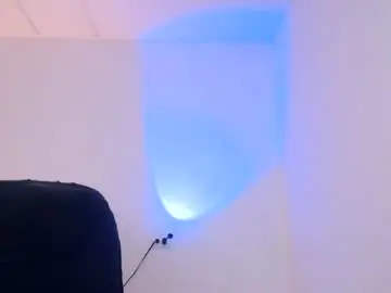 Chaturbate Live Sex Cam of saenz_hotx