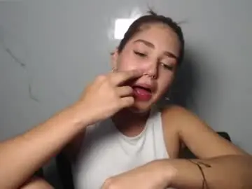 Chaturbate Adult Video Chat of melody_phillips2