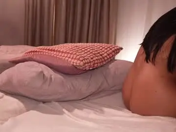 Chaturbate Live Sex Cam of pauline_7