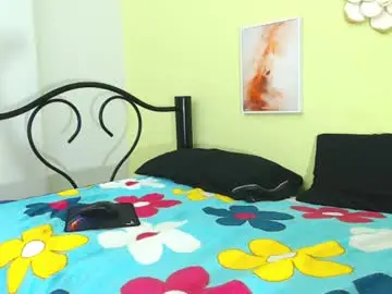 Chaturbate Live Sex Cam of saracurvy54