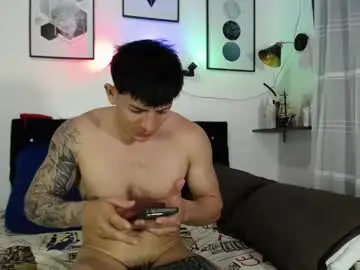 Chaturbate Sex Chat of thomas_and_lyan
