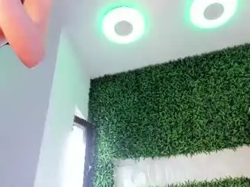 Chaturbate Live Sex Cam of hotfallingdevil