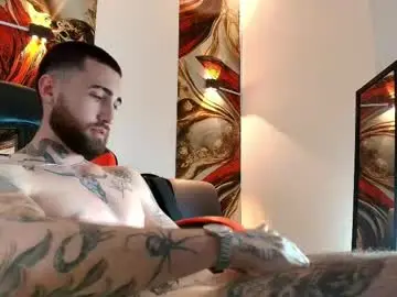 Chaturbate Nude Webcam of luke_davis01