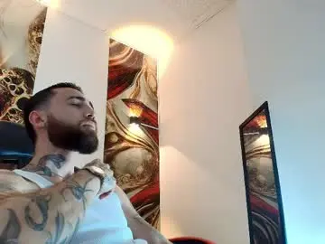 Chaturbate Nude Webcam of luke_davis01