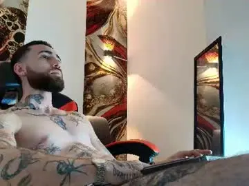 Chaturbate Nude Webcam of luke_davis01